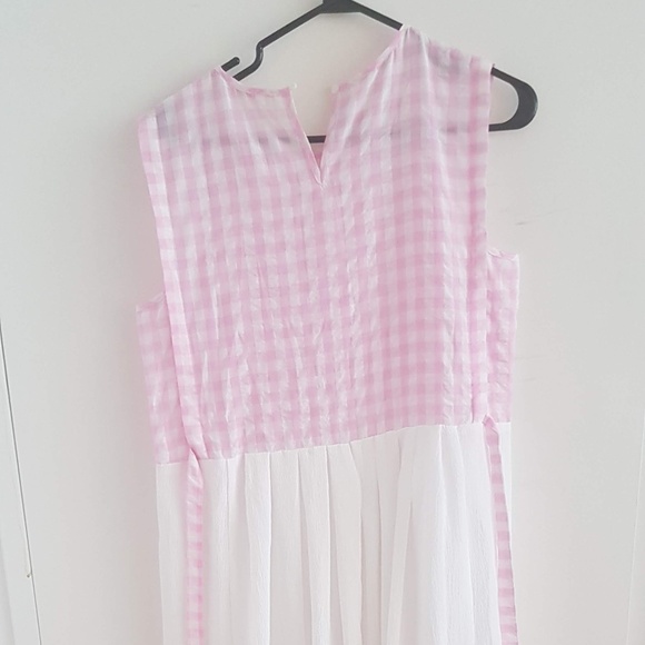 dress - Picture 1 of 9